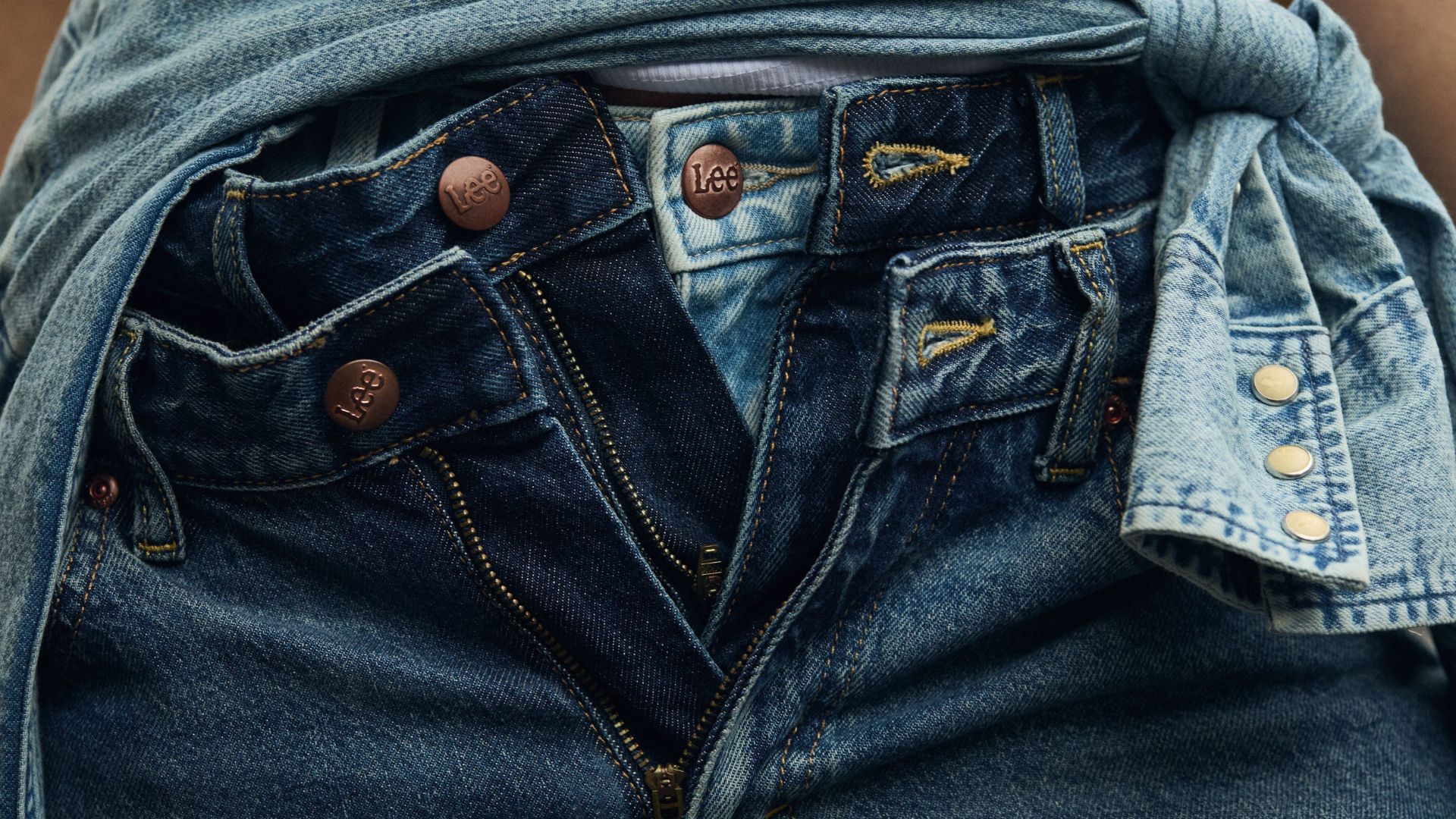 Lee Outlet 26 Lee Outlet -Lee Outlet Green and Beige Minimalist Skincare Product Presentation 4